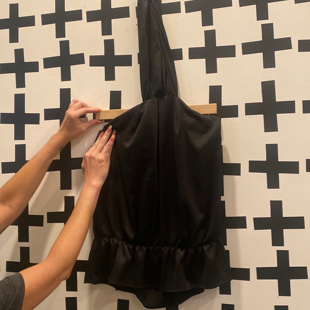 Black halter